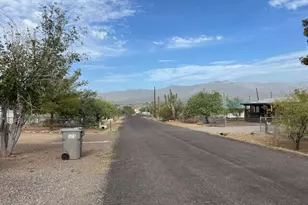 20519 E Emerald Dr, Black Canyon City, AZ 85324 - Photo 21
