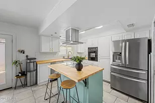 1307 N 44th St, Phoenix, AZ 85008 - Photo 1