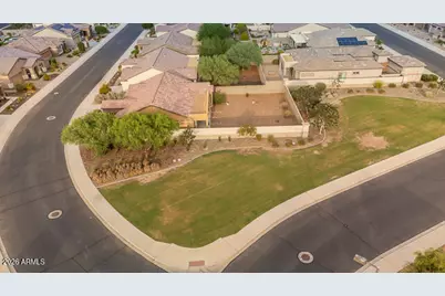 18131 W Redwood Lane, Goodyear, AZ 85338 - Photo 7