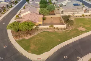 18131 W Redwood Ln, Goodyear, AZ 85338 - Photo 7