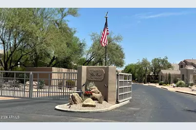 22038 N 51st Street, Phoenix, AZ 85054 - Photo 3