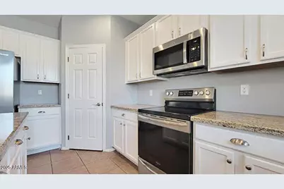17282 W Elm Street, Surprise, AZ 85388 - Photo 7