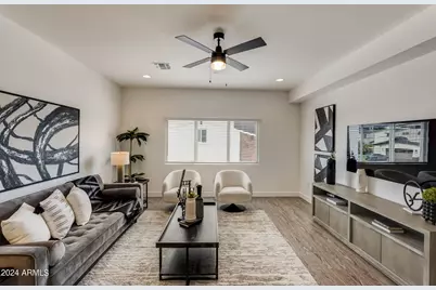 3645 E Earll Drive #18, Phoenix, AZ 85018 - Photo 1