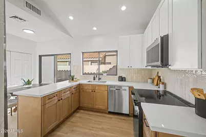 9751 W McRae Way, Peoria, AZ 85382 - Photo 15