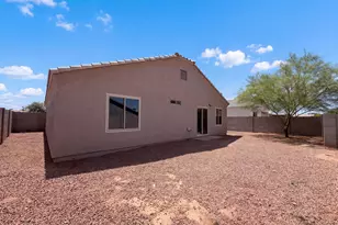 10564 W Buena Vista Dr, Arizona City, AZ 85123 - Photo 23