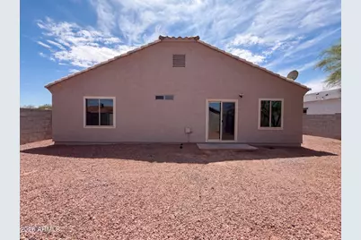 10564 W Buena Vista Drive, Arizona City, AZ 85123 - Photo 5