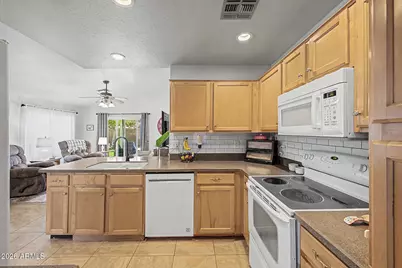 8661 E Crescent Avenue, Mesa, AZ 85208 - Photo 11