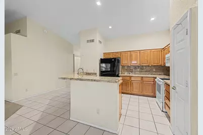 9027 E Coopers Hawk Drive, Sun Lakes, AZ 85248 - Photo 7