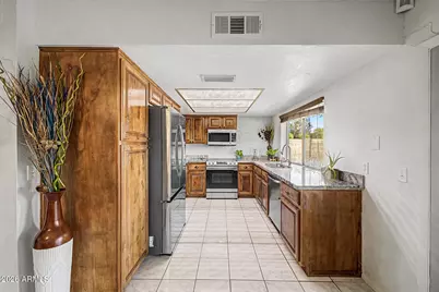3215 W Paradise Lane, Phoenix, AZ 85053 - Photo 7