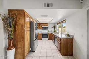 3215 W Paradise Ln, Phoenix, AZ 85053 - Photo 7