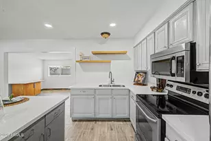 2025 W Mobile Ln, Phoenix, AZ 85041 - Photo 17