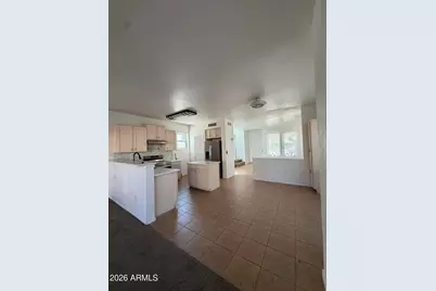7245 S 41st Drive, Phoenix, AZ 85041 - Photo 5