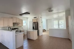 7245 S 41st Dr, Phoenix, AZ 85041 - Photo 5
