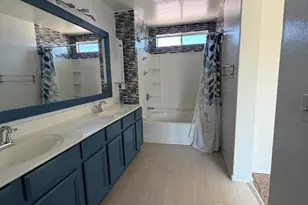7245 S 41st Dr, Phoenix, AZ 85041 - Photo 23