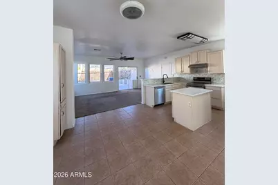 7245 S 41st Drive, Phoenix, AZ 85041 - Photo 7