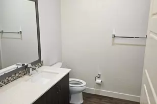 7981 E Wilshire Dr, Scottsdale, AZ 85257 - Photo 9