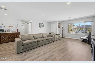 2357 W Betty Elyse Lane, Phoenix, AZ 85023 - Photo 3