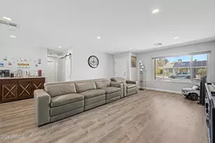 2357 W Betty Elyse Ln, Phoenix, AZ 85023 - Photo 3