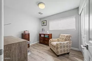 2357 W Betty Elyse Ln, Phoenix, AZ 85023 - Photo 21