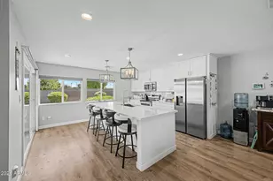2357 W Betty Elyse Ln, Phoenix, AZ 85023 - Photo 9