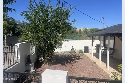 218 E Hardy Street, Miami, AZ 85539 - Photo 11