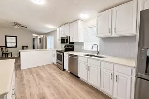 10810 N 91st Ave, Peoria, AZ 85345 - Photo 11