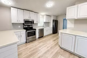10810 N 91st Ave, Peoria, AZ 85345 - Photo 3