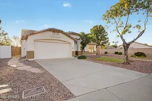 576 S Moorea Dr, Gilbert, AZ 85296 - Photo 7