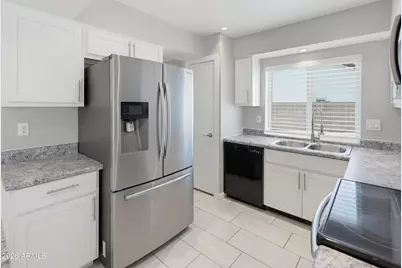 6620 W Mercer Lane, Glendale, AZ 85304 - Photo 15