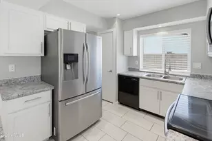 6620 W Mercer Ln, Glendale, AZ 85304 - Photo 15