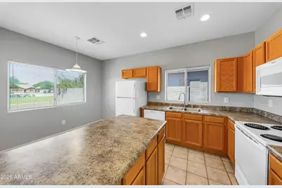 1708 S 79th Glen, Phoenix, AZ 85043 - Photo 9