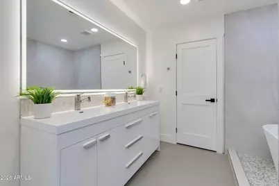 511 E Oregon Avenue, Phoenix, AZ 85012 - Photo 9