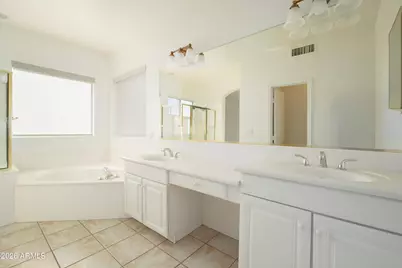 1424 E Horseshoe Avenue, Gilbert, AZ 85296 - Photo 21