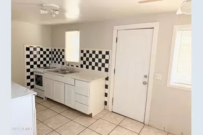1125 E Devonshire Avenue #Apt 5, Phoenix, AZ 85014 - Photo 3