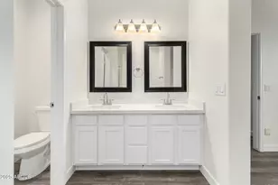 111 W Beth Dr, Phoenix, AZ 85041 - Photo 9