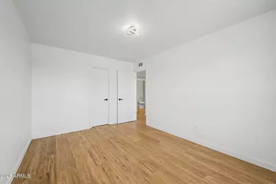 10819 W Frier Drive, Glendale, AZ 85307 - Photo 11