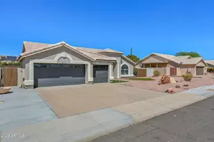 5538 W Fallen Leaf Ln, Glendale, AZ 85310 - Photo 3