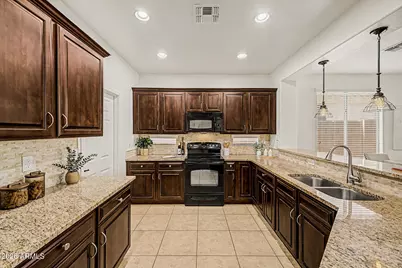 30327 N 71st Avenue N, Peoria, AZ 85383 - Photo 13