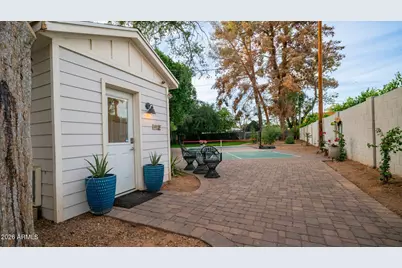 3244 E Weldon Avenue, Phoenix, AZ 85018 - Photo 23