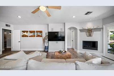 3244 E Weldon Avenue, Phoenix, AZ 85018 - Photo 39