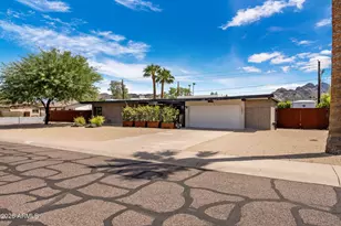 2851 E Turquoise Dr, Phoenix, AZ 85028 - Photo 33