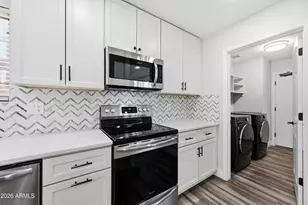 10617 W Daley Ln, Peoria, AZ 85383 - Photo 11
