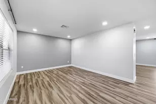 10617 W Daley Ln, Peoria, AZ 85383 - Photo 3