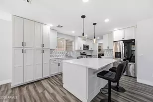 10617 W Daley Ln, Peoria, AZ 85383 - Photo 9