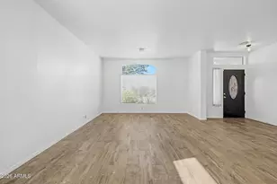 907 E Gary Ln, Phoenix, AZ 85042 - Photo 5