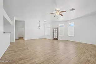 907 E Gary Ln, Phoenix, AZ 85042 - Photo 7