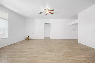 907 E Gary Ln, Phoenix, AZ 85042 - Photo 9