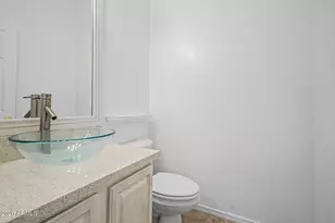 907 E Gary Ln, Phoenix, AZ 85042 - Photo 17