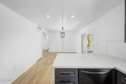 5813 S College Avenue, Tempe, AZ 85283 - Photo 11