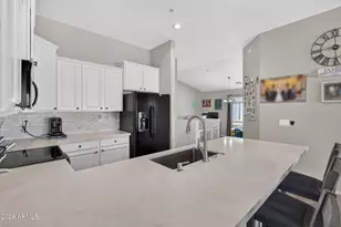 2725 E Mine Creek Rd, Phoenix, AZ 85024 - Photo 3